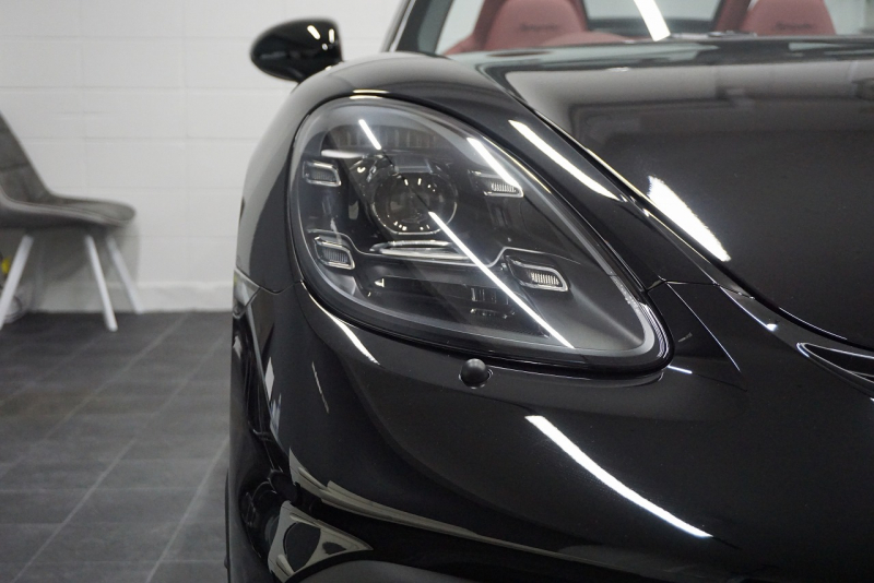ポルシェ 718スパイダー Boxster Spyder  6MT スパイダークラシックインテリア LEDヘッドライト ブラック 中古車 中古車