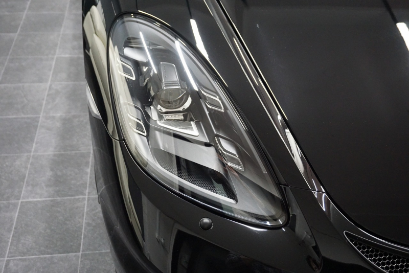 ポルシェ 718スパイダー Boxster Spyder  6MT スパイダークラシックインテリア LEDヘッドライト ブラック 中古車 中古車