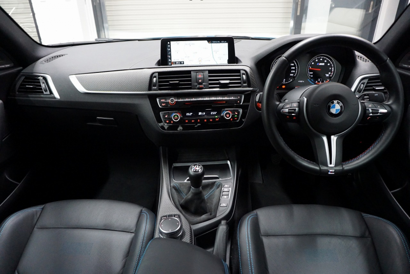BMW 2シリーズ M2 中古車 中古車
