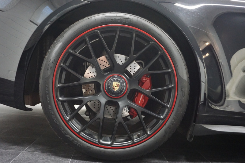 ポルシェ 911(Type991.1) GTS Cabriolet  7MT  オールレザーインテリア 日本仕様変更済 中古車 中古車