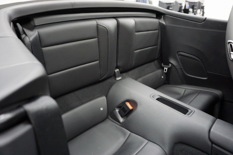 ポルシェ 911(Type991.1) GTS Cabriolet  7MT  オールレザーインテリア 日本仕様変更済 中古車 中古車