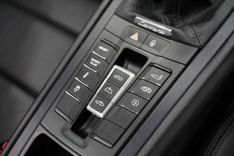 ポルシェ 911(Type991.1) GTS Cabriolet  7MT  オールレザーインテリア 日本仕様変更済 中古車 中古車