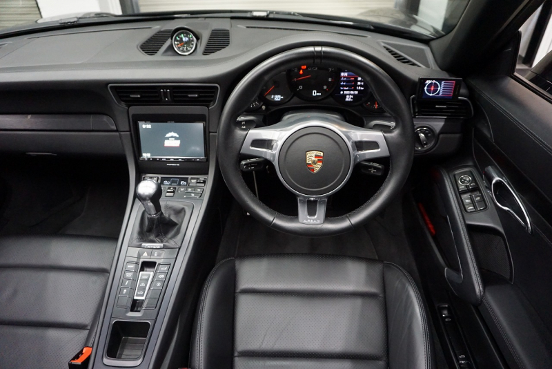 ポルシェ 911(Type991.1) GTS Cabriolet  7MT  オールレザーインテリア 日本仕様変更済 中古車 中古車