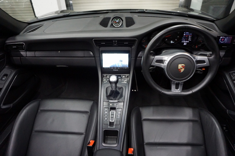 ポルシェ 911(Type991.1) GTS Cabriolet  7MT  オールレザーインテリア 日本仕様変更済 中古車 中古車