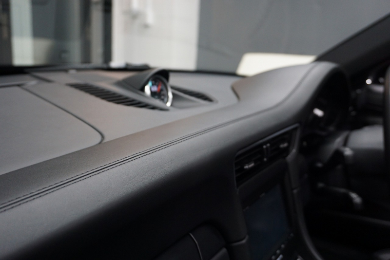 ポルシェ 911(Type991.1) GTS Cabriolet  7MT  オールレザーインテリア 日本仕様変更済 中古車 中古車