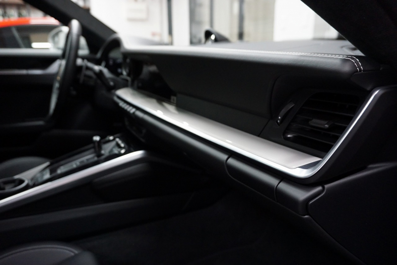 ポルシェ 911(Type992) Carrera  S 正規D車左H PCCB SR スポーツクロノ  スポーツエグゾースト OP6,100,000 OVER  中古車