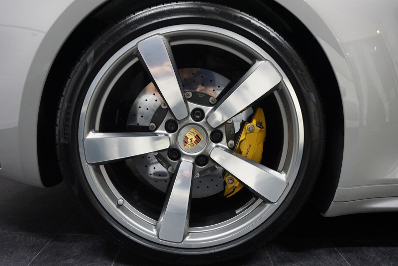 ポルシェ 911(Type992) Carrera  S 正規D車左H PCCB SR スポーツクロノ  スポーツエグゾースト OP6,100,000 OVER  中古車