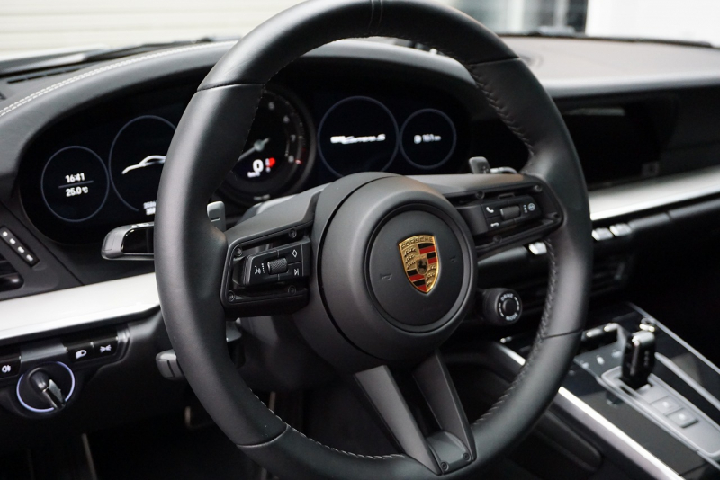 ポルシェ 911(Type992) Carrera  S 正規D車左H PCCB SR スポーツクロノ  スポーツエグゾースト OP6,100,000 OVER  中古車