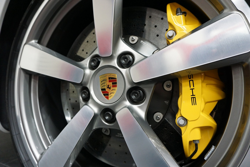 ポルシェ 911(Type992) Carrera  S 正規D車左H PCCB SR スポーツクロノ  スポーツエグゾースト OP6,100,000 OVER  中古車