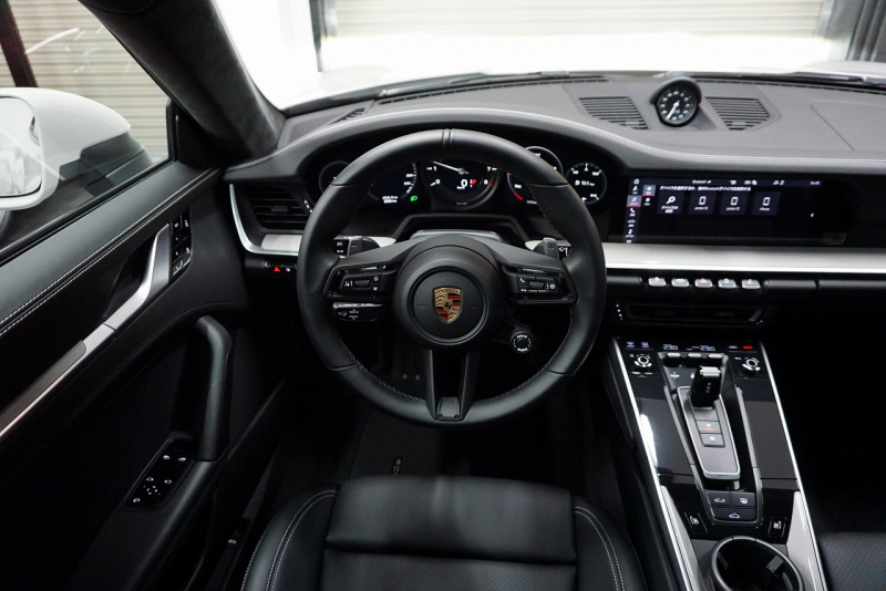 ポルシェ 911(Type992) Carrera  S 正規D車左H PCCB SR スポーツクロノ  スポーツエグゾースト OP6,100,000 OVER  中古車