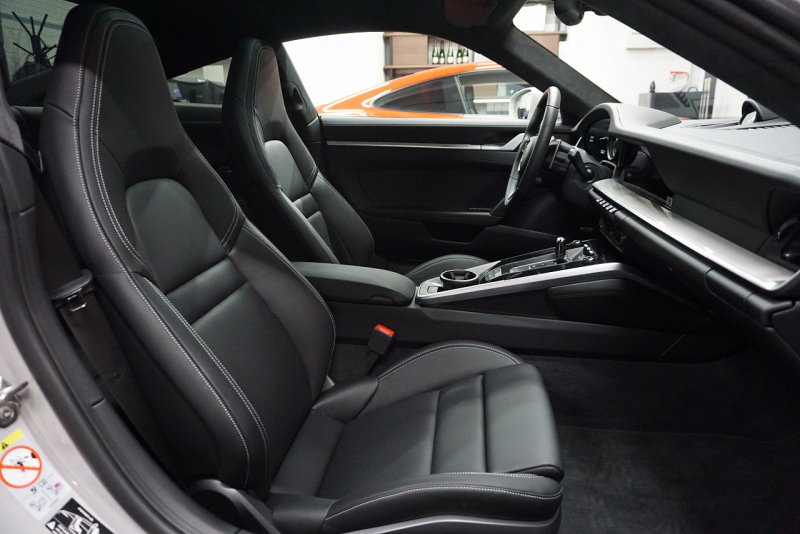 ポルシェ 911(Type992) Carrera  S 正規D車左H PCCB SR スポーツクロノ  スポーツエグゾースト OP6,100,000 OVER  中古車