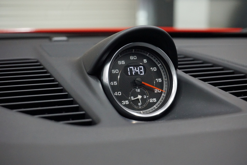 ポルシェ 911(Type991.2) Carrera T 日本未導入モデル7MT ショートシフト スポーツエグゾースト カーボンバケットチェック柄 ガーズレッド  中古車