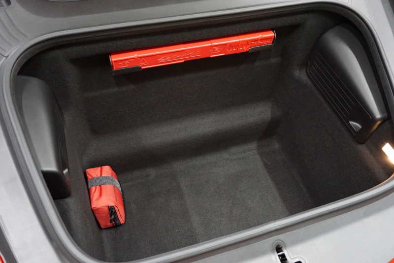 ポルシェ 911(Type991.2) Carrera T 日本未導入モデル7MT ショートシフト スポーツエグゾースト カーボンバケットチェック柄 ガーズレッド  中古車