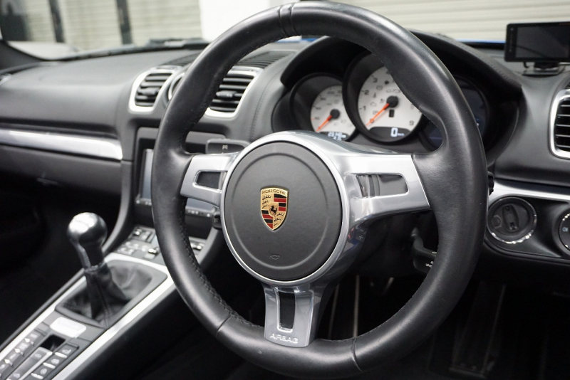 ポルシェ ボクスター Boxster（Type981） GTS 6MT  ホワイトメーターパネル オールレザー サファイアブルー  中古車