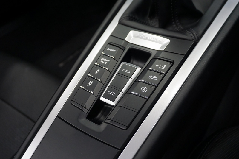 ポルシェ ボクスター Boxster（Type981） GTS 6MT  ホワイトメーターパネル オールレザー サファイアブルー  中古車