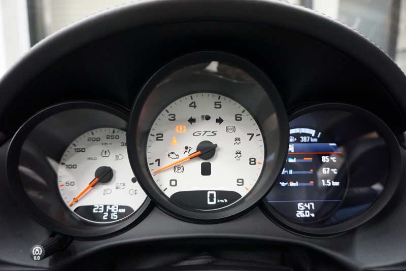 ポルシェ ボクスター Boxster（Type981） GTS 6MT  ホワイトメーターパネル オールレザー サファイアブルー  中古車