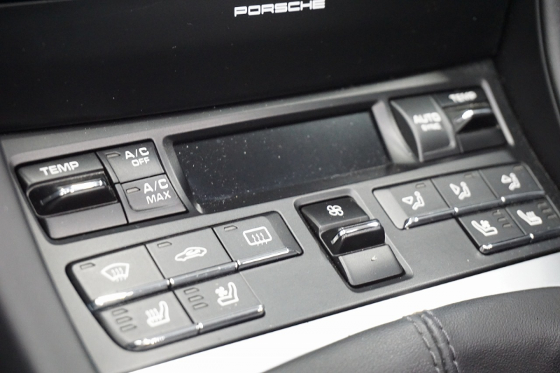 ポルシェ ボクスター Boxster（Type981） GTS 6MT  ホワイトメーターパネル オールレザー サファイアブルー  中古車