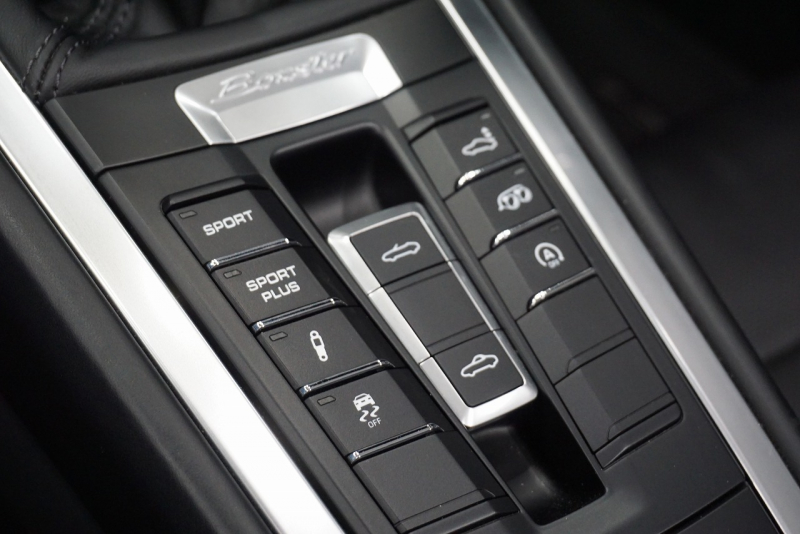 ポルシェ ボクスター Boxster（Type981） GTS 6MT  ホワイトメーターパネル オールレザー サファイアブルー  中古車