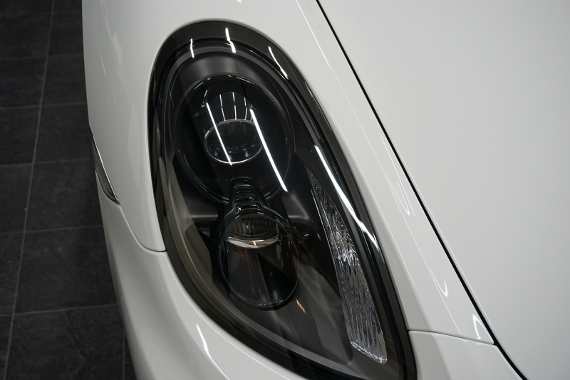 ポルシェ ボクスター Boster（Type981） Spyder  スパイダークラシックインテリア  カーボンフルバケットシート 中古車 中古車