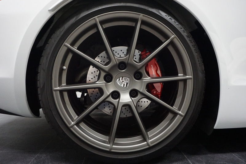 ポルシェ ボクスター Boster（Type981） Spyder  スパイダークラシックインテリア  カーボンフルバケットシート 中古車 中古車