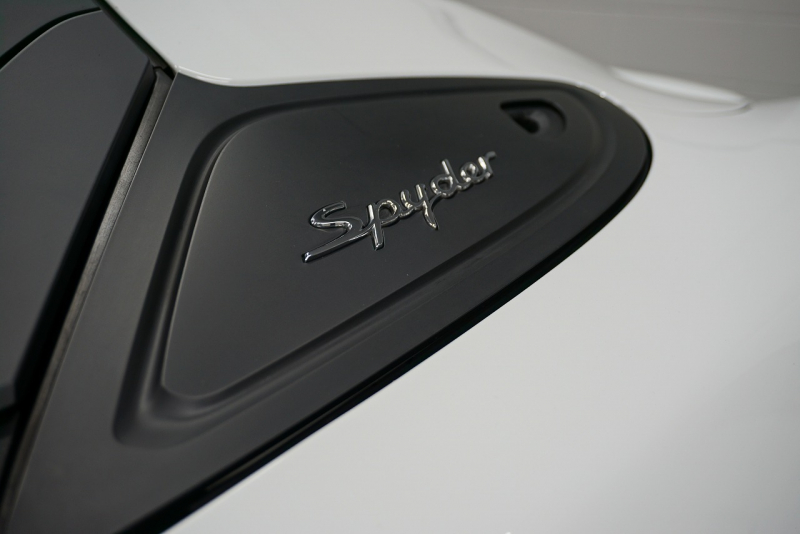 ポルシェ ボクスター Boster（Type981） Spyder  スパイダークラシックインテリア  カーボンフルバケットシート 中古車 中古車