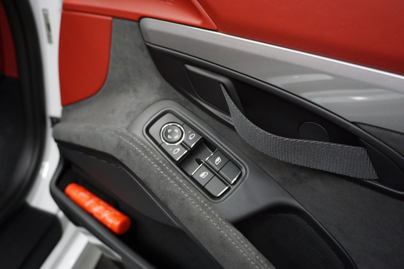 ポルシェ ボクスター Boster（Type981） Spyder  スパイダークラシックインテリア  カーボンフルバケットシート 中古車 中古車