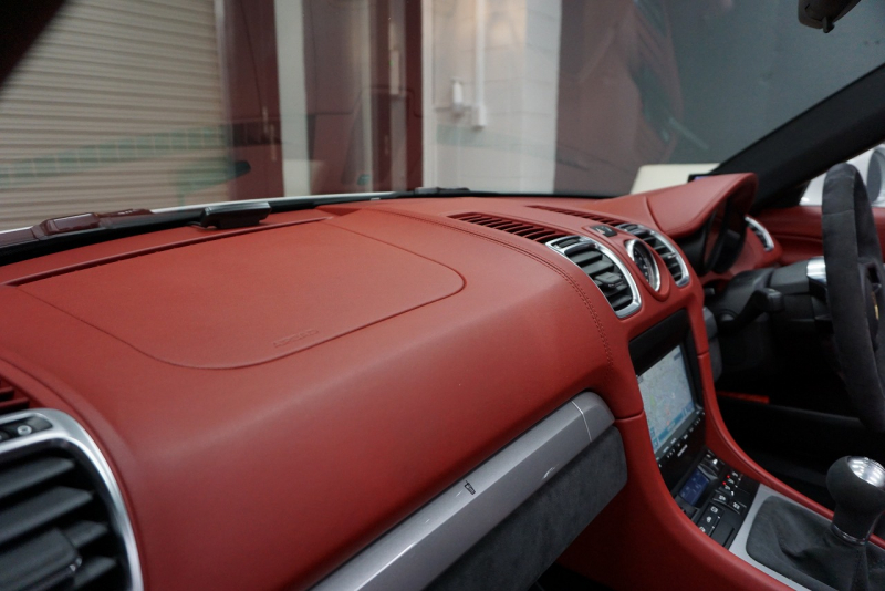 ポルシェ ボクスター Boster（Type981） Spyder  スパイダークラシックインテリア  カーボンフルバケットシート 中古車 中古車