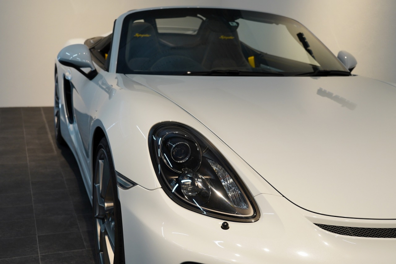 ポルシェ ボクスター Spyder PCCB アダプティブスポーツシート  オールレザー×イエローステッチ キャララホワイトメタリック  中古車