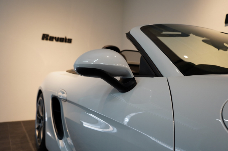 ポルシェ ボクスター Spyder PCCB アダプティブスポーツシート  オールレザー×イエローステッチ キャララホワイトメタリック  中古車