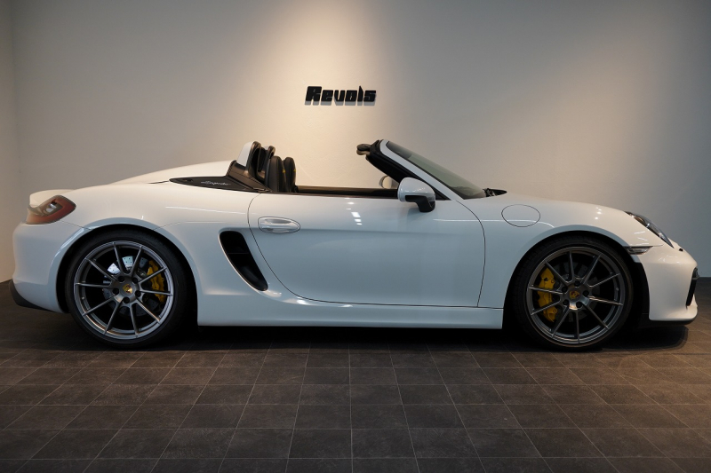 ポルシェ ボクスター Spyder PCCB アダプティブスポーツシート  オールレザー×イエローステッチ キャララホワイトメタリック  中古車