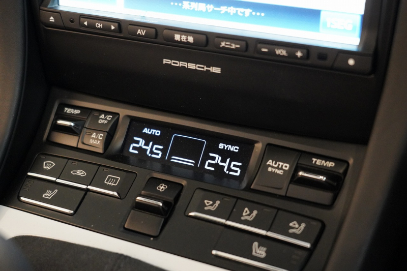 ポルシェ ボクスター Spyder PCCB アダプティブスポーツシート  オールレザー×イエローステッチ キャララホワイトメタリック  中古車