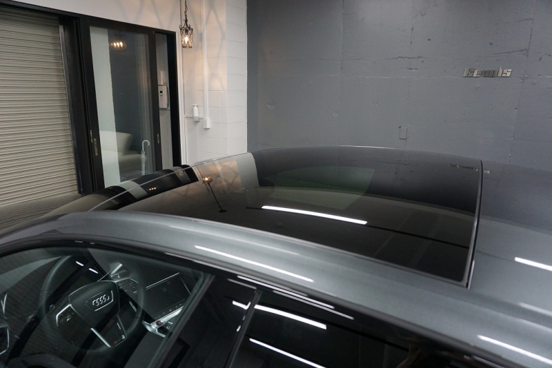 アウディ RS7 パノラマサンルーフ カーボンブレーキ カーボン＆グロスブラックスタイリングパッケージ  OP22インチホイール  中古車