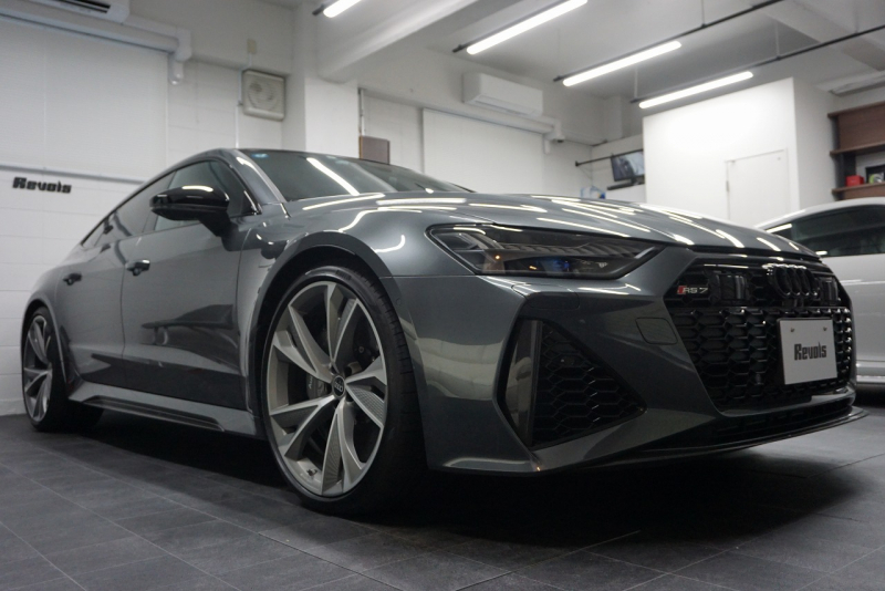 アウディ RS7 パノラマサンルーフ カーボンブレーキ カーボン＆グロスブラックスタイリングパッケージ  OP22インチホイール  中古車