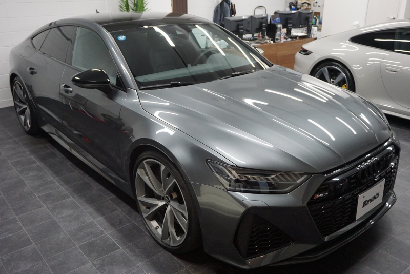 アウディ RS7 パノラマサンルーフ カーボンブレーキ カーボン＆グロスブラックスタイリングパッケージ  OP22インチホイール  中古車