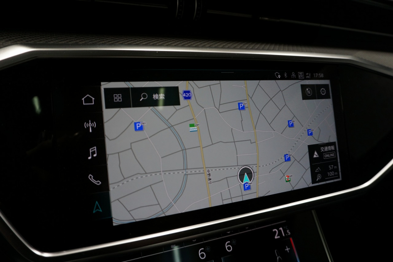 アウディ RS7 パノラマサンルーフ カーボンブレーキ カーボン＆グロスブラックスタイリングパッケージ  OP22インチホイール  中古車