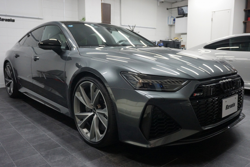 アウディ RS7 パノラマサンルーフ カーボンブレーキ カーボン＆グロスブラックスタイリングパッケージ  OP22インチホイール  中古車