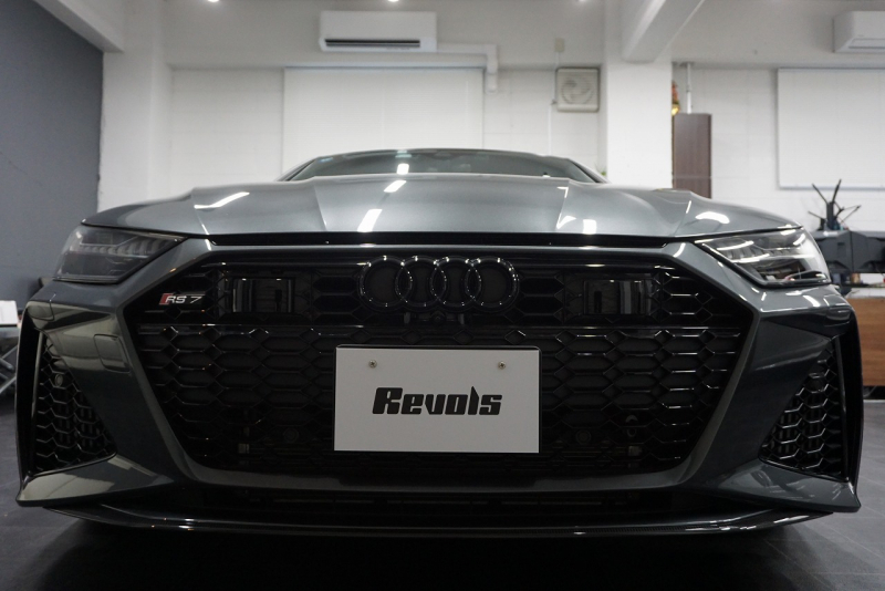 アウディ RS7 パノラマサンルーフ カーボンブレーキ カーボン＆グロスブラックスタイリングパッケージ  OP22インチホイール  中古車