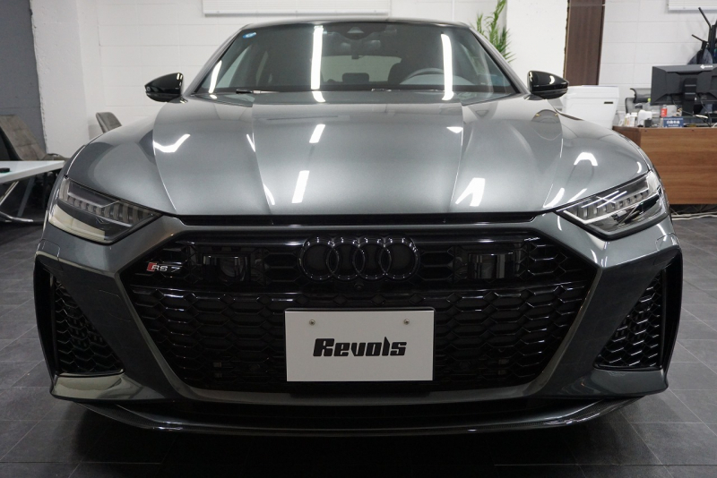 アウディ RS7 パノラマサンルーフ カーボンブレーキ カーボン＆グロスブラックスタイリングパッケージ  OP22インチホイール  中古車