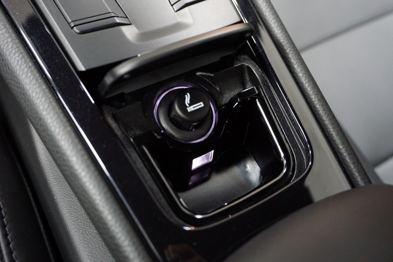 ポルシェ 911(Type991.1) Carrera GTS LEDヘッドライト ベンチレーション レッドメーターパネル ジェットブラックメタリック  中古車