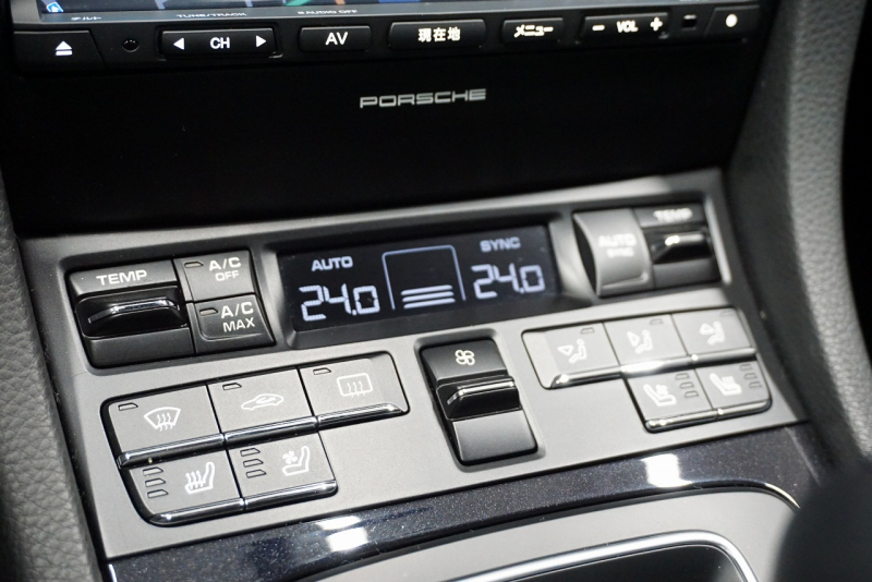 ポルシェ 911(Type991.1) Carrera GTS LEDヘッドライト ベンチレーション レッドメーターパネル ジェットブラックメタリック  中古車