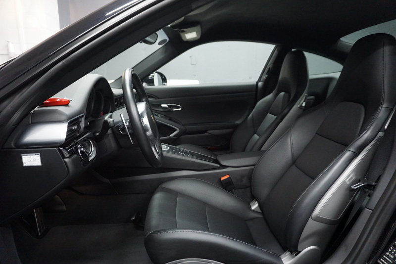 ポルシェ 911(Type991.1) Carrera GTS LEDヘッドライト ベンチレーション レッドメーターパネル ジェットブラックメタリック  中古車