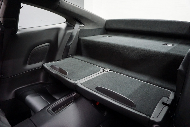 ポルシェ 911(Type991.1) Carrera GTS LEDヘッドライト ベンチレーション レッドメーターパネル ジェットブラックメタリック  中古車