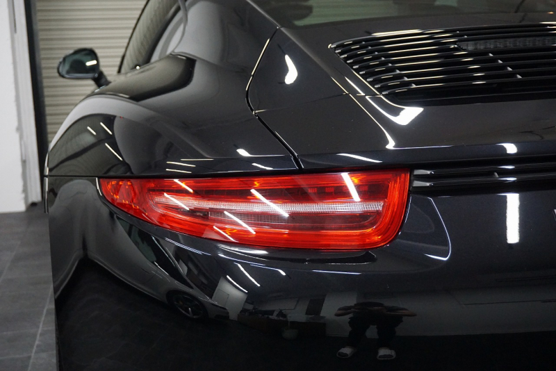 ポルシェ 911(Type991.1) Carrera GTS LEDヘッドライト ベンチレーション レッドメーターパネル ジェットブラックメタリック  中古車
