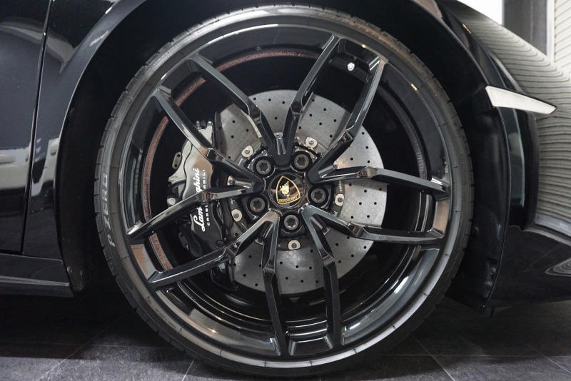 ランボルギーニ ウラカン Huracan LP610-4  ブランディングパッケージ スポーツエグゾースト リフティング LDS  中古車