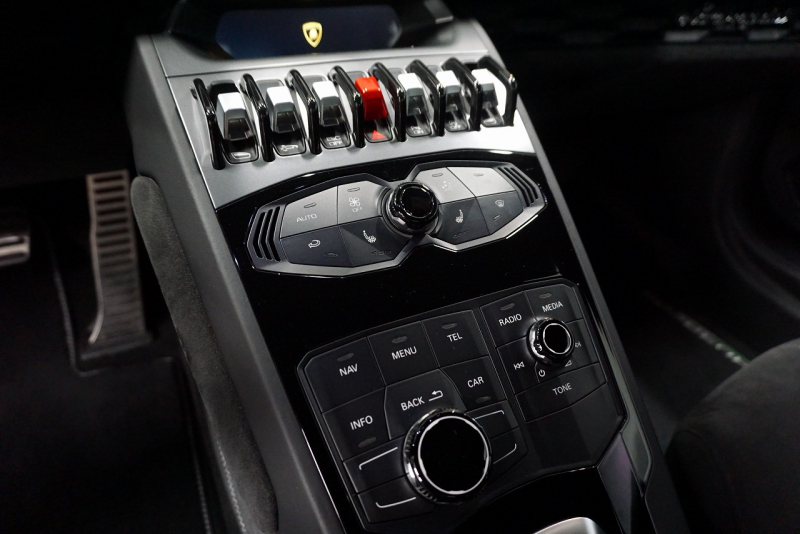 ランボルギーニ ウラカン Huracan LP610-4  ブランディングパッケージ スポーツエグゾースト リフティング LDS  中古車