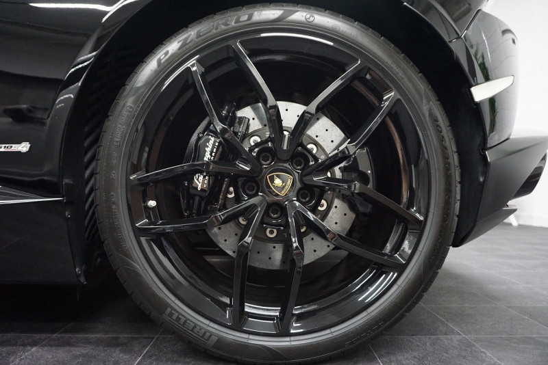 ランボルギーニ ウラカン Huracan LP610-4  ブランディングパッケージ スポーツエグゾースト リフティング LDS  中古車