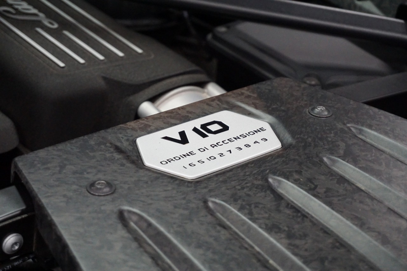 ランボルギーニ ウラカン Huracan LP610-4  ブランディングパッケージ スポーツエグゾースト リフティング LDS  中古車