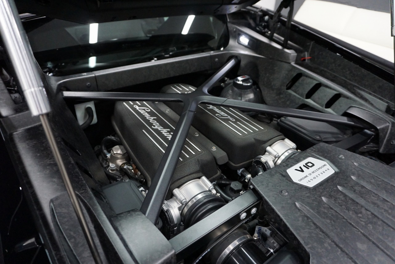 ランボルギーニ ウラカン Huracan LP610-4  ブランディングパッケージ スポーツエグゾースト リフティング LDS  中古車