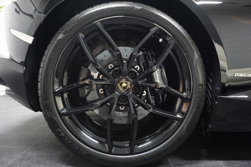 ランボルギーニ ウラカン Huracan LP610-4  ブランディングパッケージ スポーツエグゾースト リフティング LDS  中古車