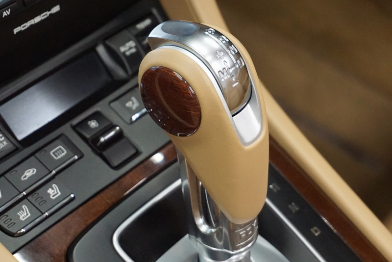 ポルシェ 911(Type991.1) Carrera Cabriolet スポーツエグゾースト オールレザーインテリア スポーツデザイン20ホイール マホガニーメタリック  中古車